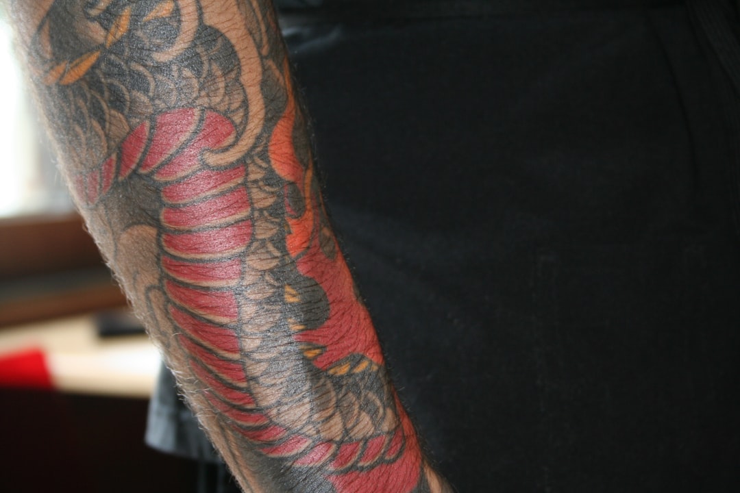 Manchette tatouée : guide complet pour un beau sleeve