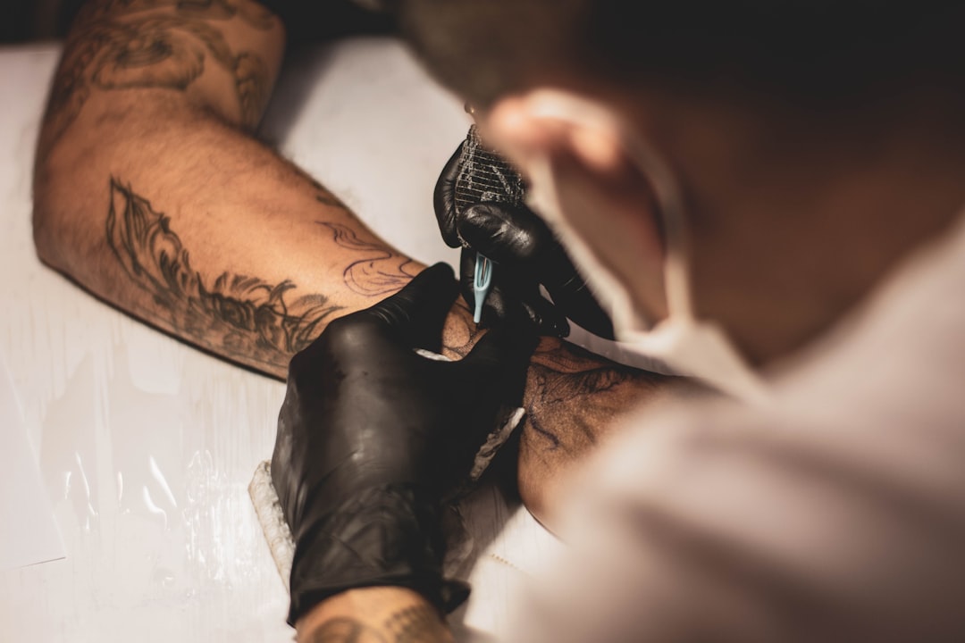 Préparer sa peau avant un tatouage : le guide complet